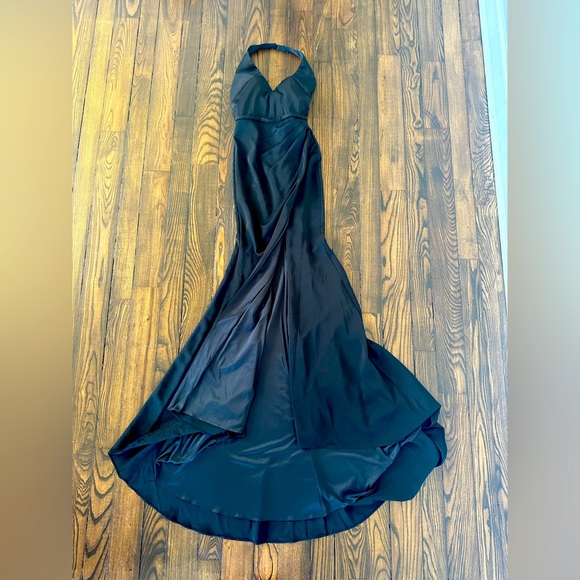 Glamour by NWT Couture Black Halter Dress Plunged Neck Slit Prom Size 2 Black - Picture 2 of 3